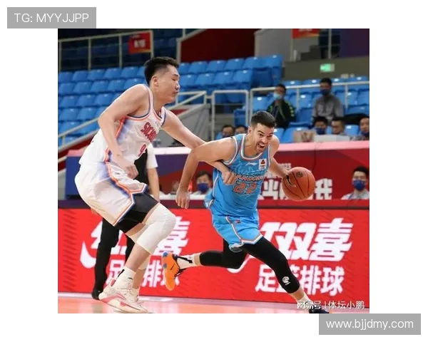 上海篮球队中路突破战术解析与球队未来发展展望 上海篮球队中路突破战术解析与球队未来发展展望