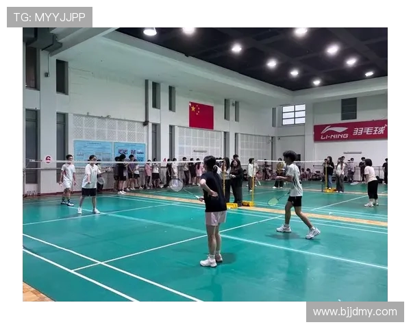 南京羽毛球队在全国羽毛球状态排行榜中荣获第五名展现强劲实力与团队精神 南京羽毛球队在全国羽毛球状态排行榜中荣获第五名展现强劲实力与团队精神