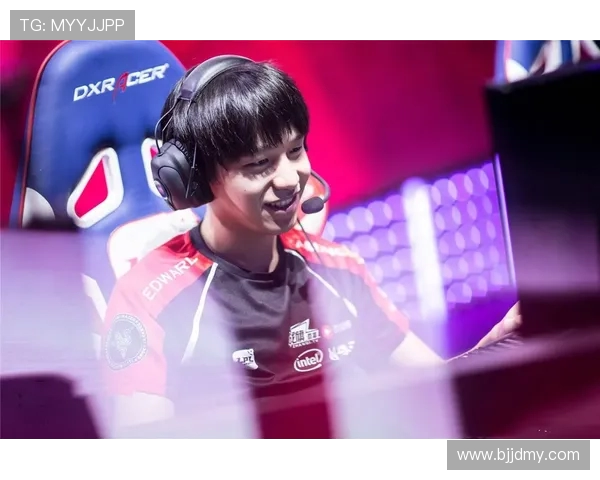 南京足球队逆袭之路：从低谷到冠军赛的辉煌蜕变与奋斗故事