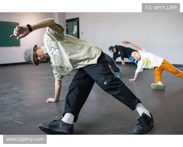 杨军独家揭秘街舞技巧与心得分享助你舞出精彩人生 杨军独家揭秘街舞技巧与心得分享助你舞出精彩人生