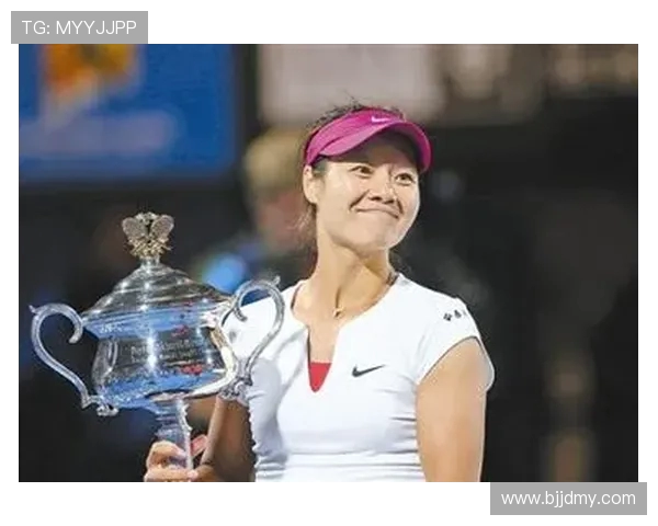 李娜:从网球冠军到极限运动探险者的精彩人生旅程 李娜:从网球冠军到极限运动探险者的精彩人生旅程