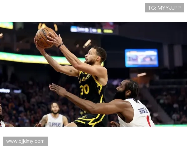 库里在勇士对快船的比赛中狂砍40分精彩瞬间回顾视频分享 库里在勇士对快船的比赛中狂砍40分精彩瞬间回顾视频分享