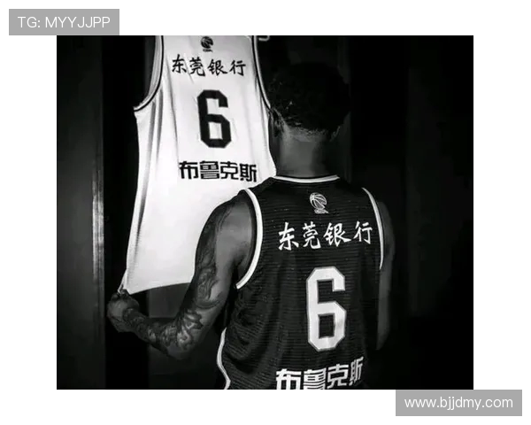 马尚布鲁克斯的篮球之路:从新秀到联盟明星的成长历程与成就解析 马尚布鲁克斯的篮球之路:从新秀到联盟明星的成长历程与成就解析