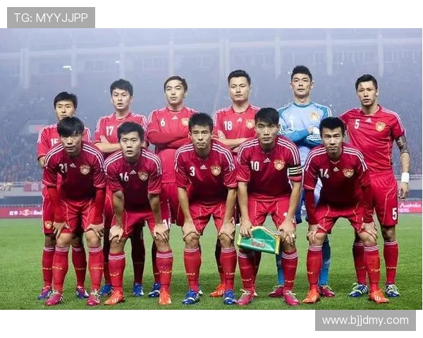 上海足球队在世界杯预选赛中以63分强势领跑积分榜展现实力