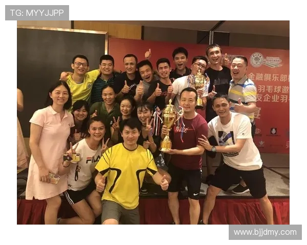 成都羽毛球队以59分领跑杯赛积分榜展现强劲实力